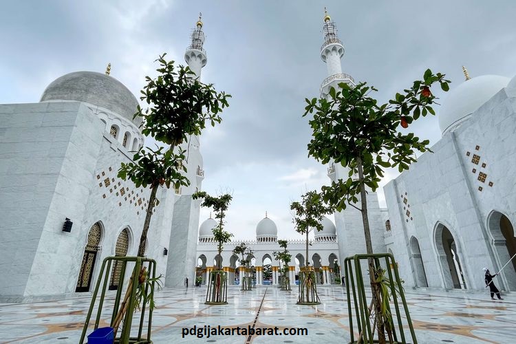 Inilah Potret Masjid Jokowi yang Dibangun di UEA dan Resmi di Buka Untuk Umum