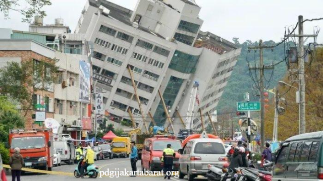 Gempa Bumi Magnitudo 7,2 Guncang Kota X