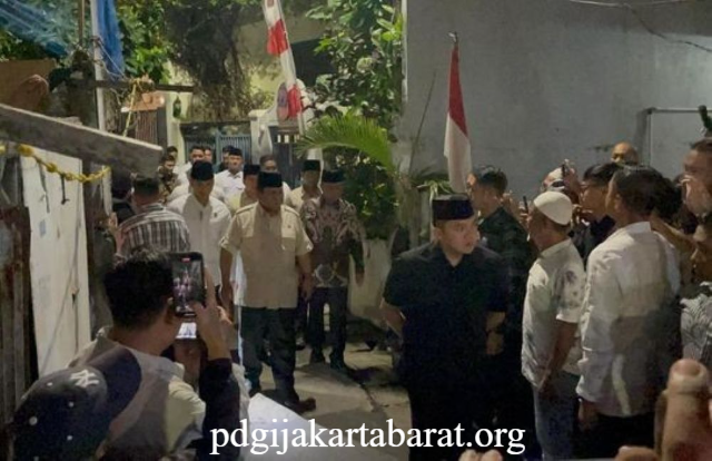 Duka Mendalam Prabowo Subianto Datangi Rumah Duka